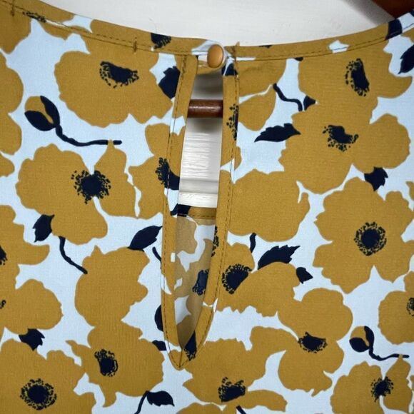 Le Lis Floral Print Silky Slip Dress - Picture 7 of 11